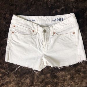 NWOT Cutoff GAP shorts